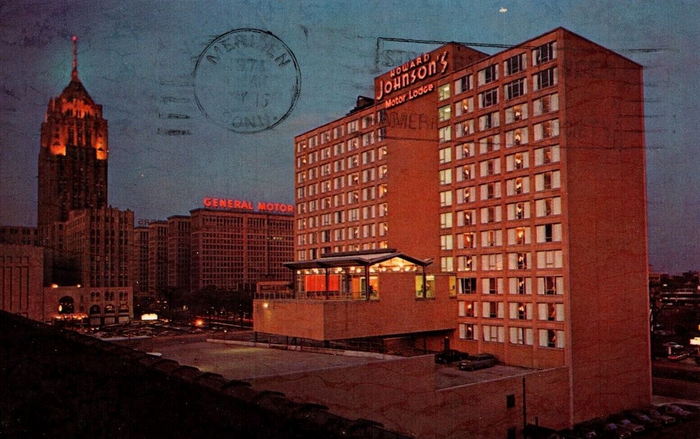 Howard Johnsons Restaurant - Detroit New Center Location Postcard (newer photo)
